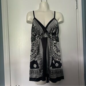 Smart Set Black & White Y2K Mandala Print Satin Tunic Tank Top
